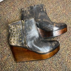 Bed Stu Distressed Studded Heel Wooden Clog Booties Women’s Shoes Size 9